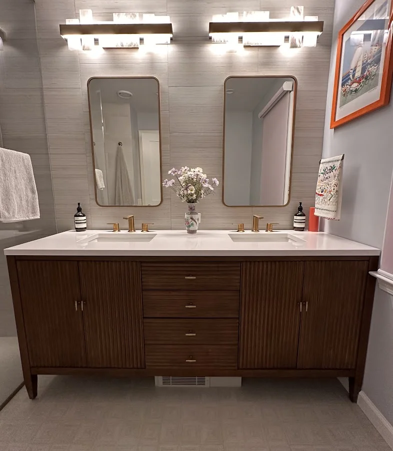 Bathroom by Robin Raab (Fairfield) Floor: Bambusa Fascia Walls: Mood Wall Oceana White and Bambusa 12x24 